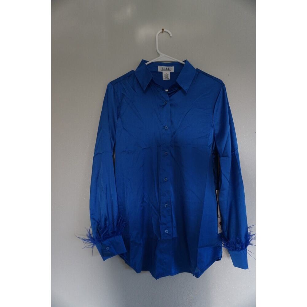 (NWT) Women's Blue L.I.F.E Blouse - Medium